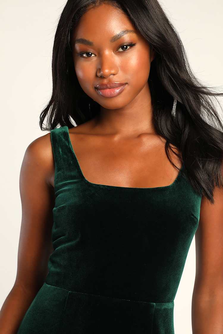 Elegant Sweetie Emerald Green Velvet Square Neck Maxi Dress