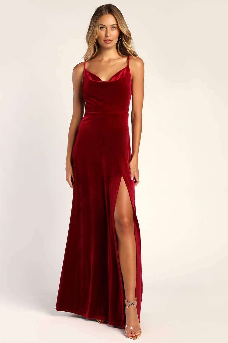Elegant Red Velvet V-Neck Cocktail Dress