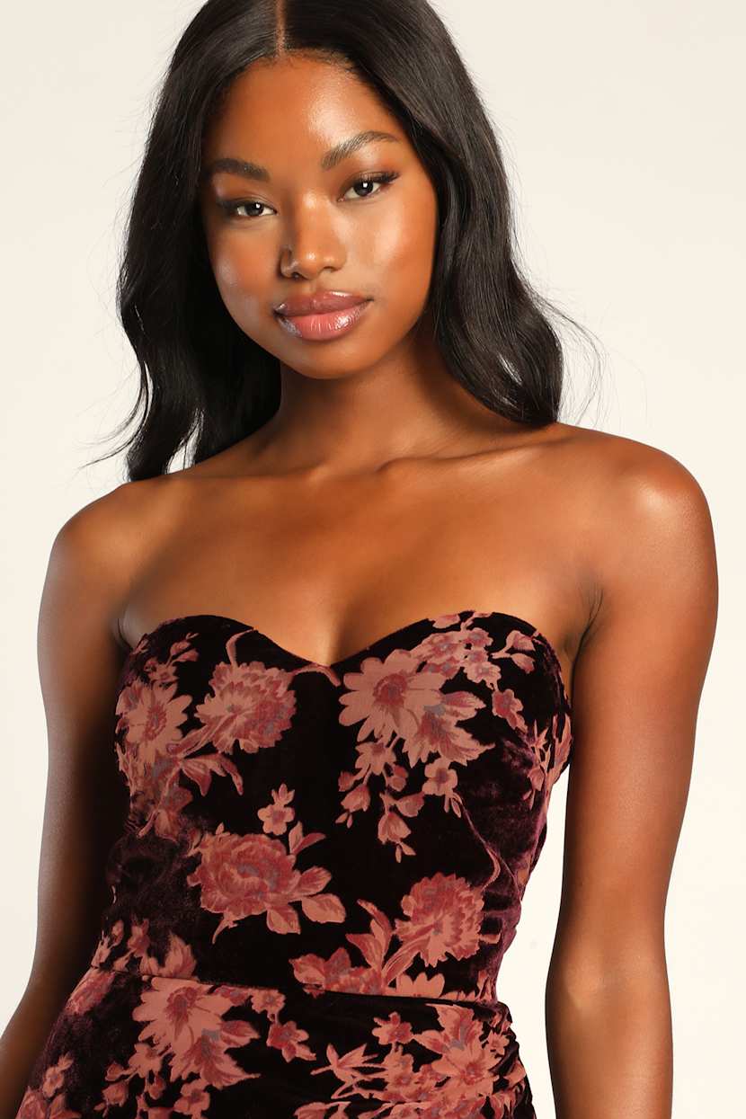 fitted lace wedding dress V-NECK PETAL STRAPLESS VELVET MAXI DRESS IN RED | CULT MIA main image 1