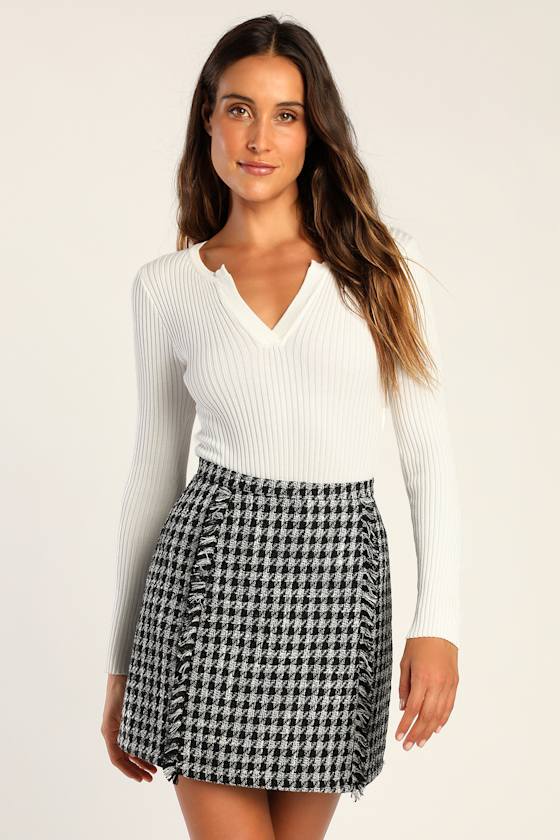 Get the Grade Black and White Houndstooth Tweed Mini Skirt 1