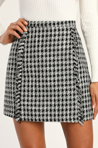 Get the Grade Black and White Houndstooth Tweed Mini Skirt 2
