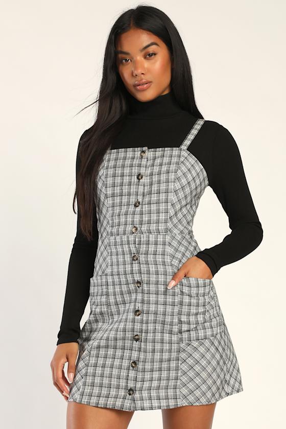 Right in Line Black and White Plaid Tie-Back Dress With Pockets 7