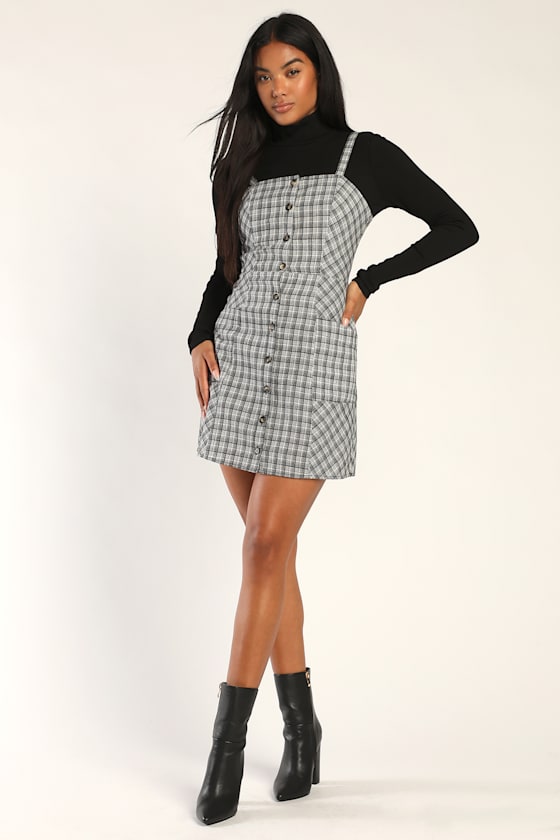 Right in Line Black and White Plaid Tie-Back Dress With Pockets 9