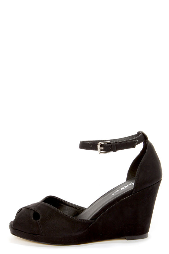 Mixx Shuz Donna Black Peep Toe Wedge Sandals 42.00 Lulus