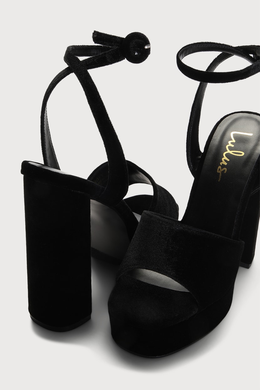 Cute Dresses, Tops, Shoes & Clothing for Women