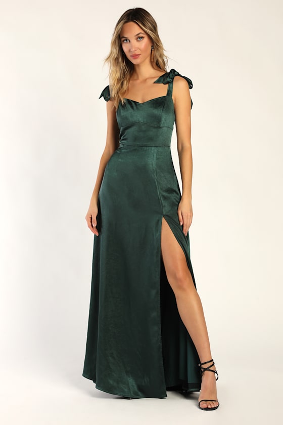 SATIN STRAP MAXI DRESS IN VERDE