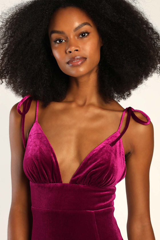 QS ST: Victoria's Arnold Velvet Magenta Radiance. Large/Standard with Modest Rise. main image 1