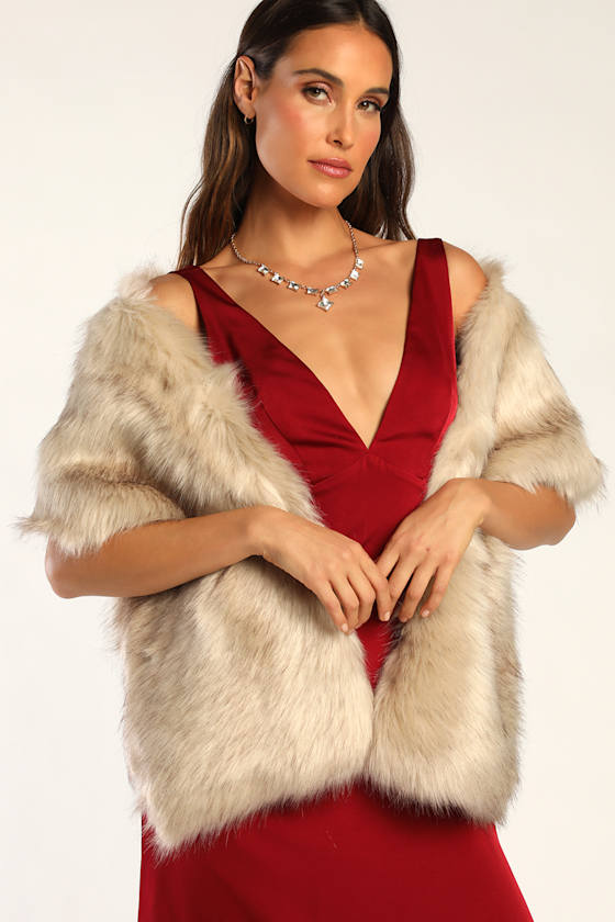 Elegant Snuggle Beige Faux Fur Stole 3
