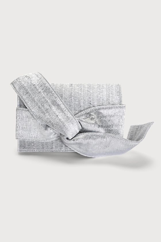 Perfect Retreat Silver Woven Bow Clutch 6