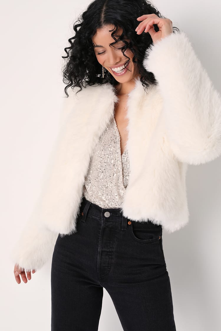 Luxe Company Ivory Faux Fur Cropped Jacket