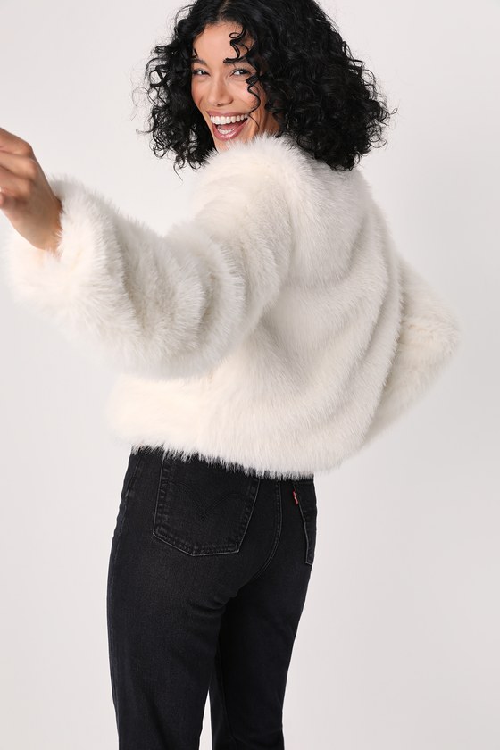 ★LUVISTRUE★FS FUR JACKET(IVORY)★正規品/韓国直送料込/人気 7ca4976747f431fa7b7764198b4abf