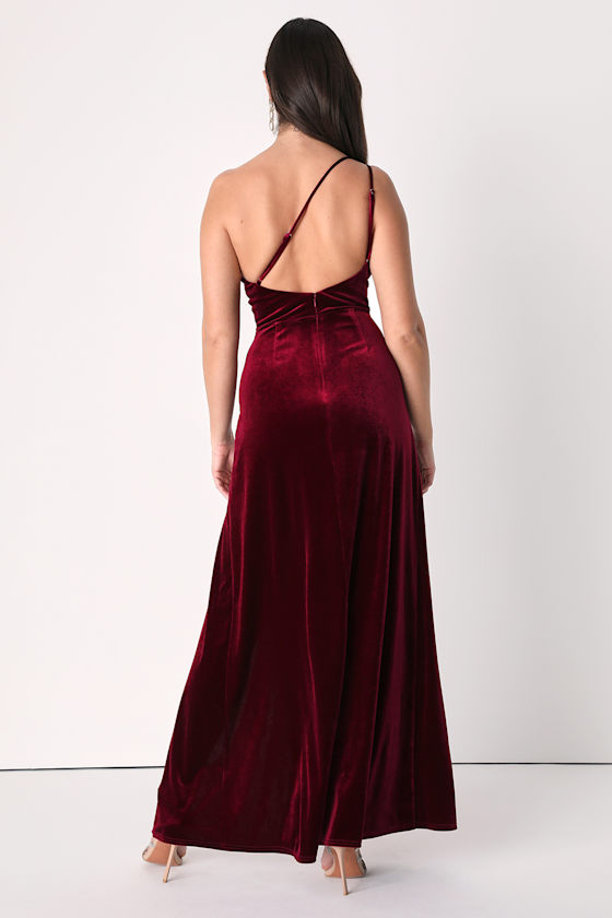 Guest List-Worthy Burgundy Velvet One-Shoulder Maxi Dress 3