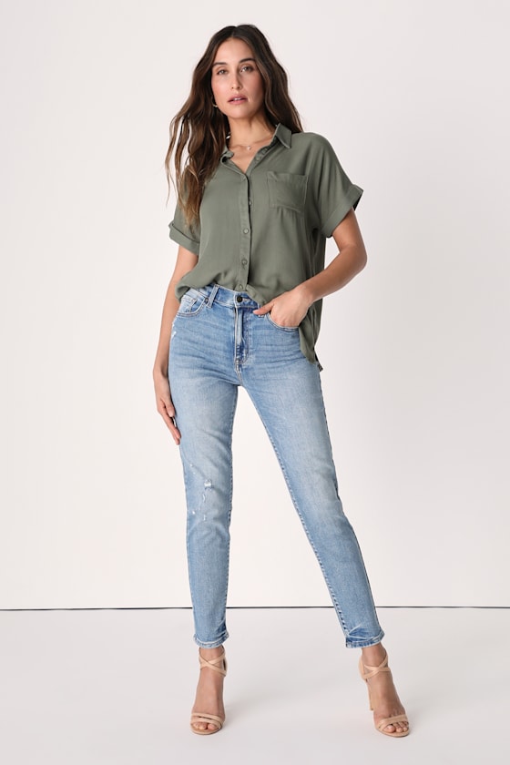 Tobi Light Wash Cropped High-Waisted Mom Jeans 1