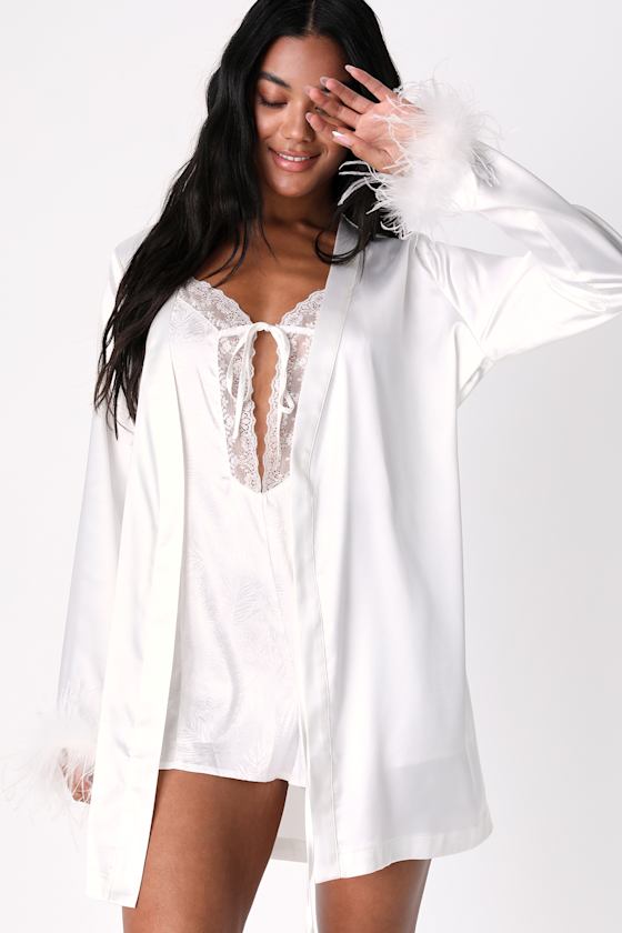 Luxurious Leisure White Satin Feather Short Robe 1