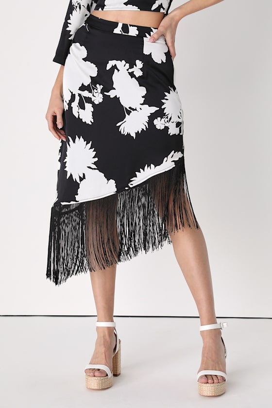 Ready to Getaway Black and White Floral Fringe Midi Skirt 7