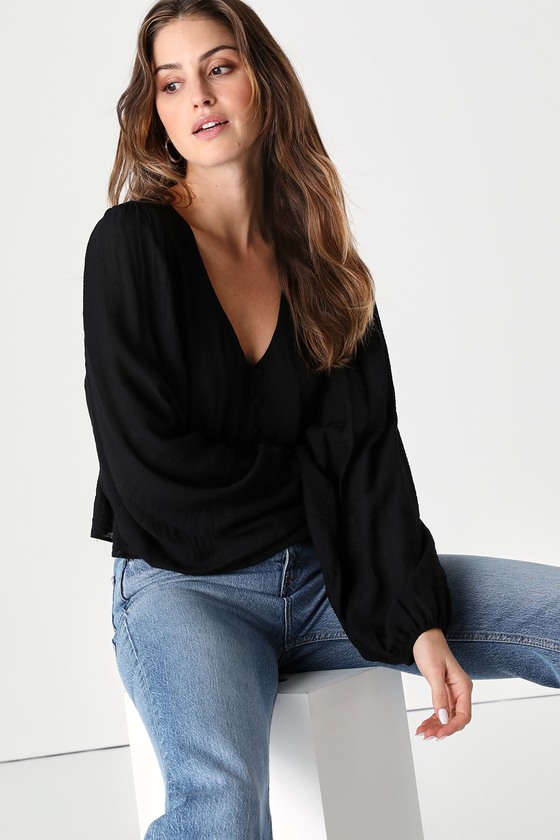 Daily Upgrade Black Cropped Button-Front Long Sleeve Top