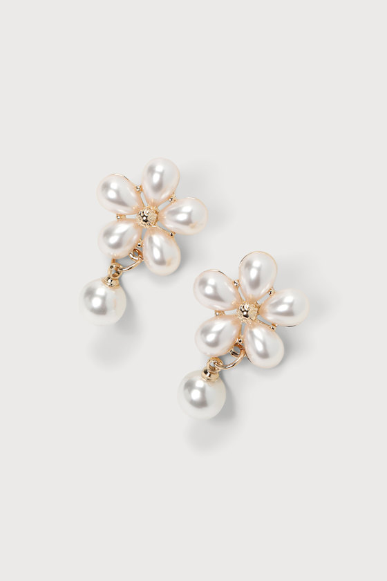 Ivory Pearl Flower Earrings - Pearl Earrings - Flower
