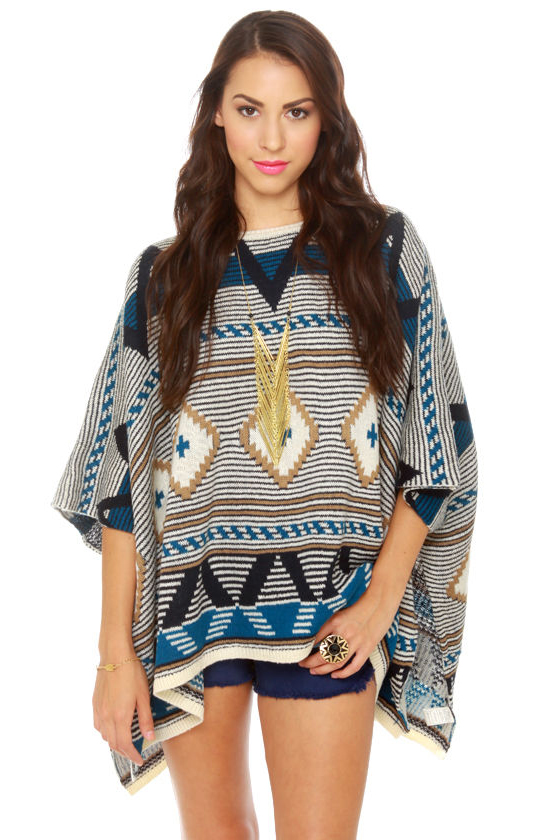 BB Dakota Dupree Blue Print Poncho