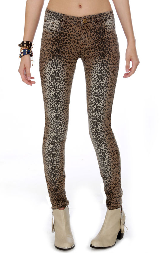 Dressed to the Nine Lives Leopard Print Jeggings