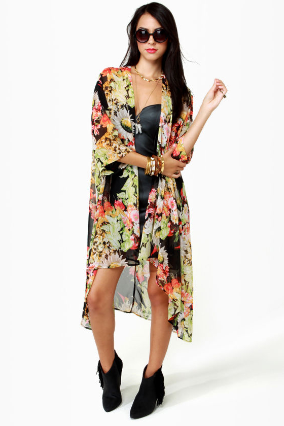 Living Arrangement Floral Print Top