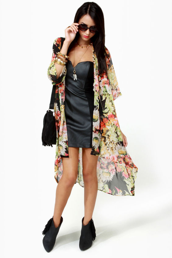 Living Arrangement Floral Print Top