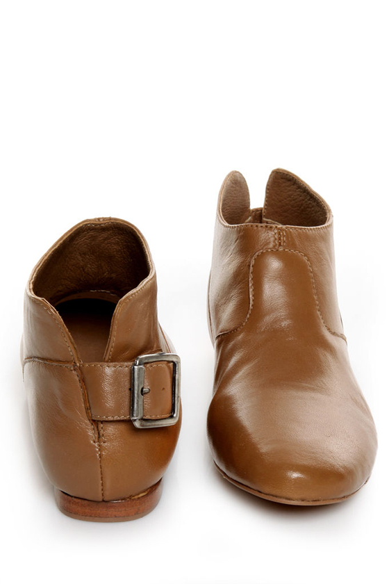 Report Georgiana Dark Tan Leather Belted Ankle Boots
