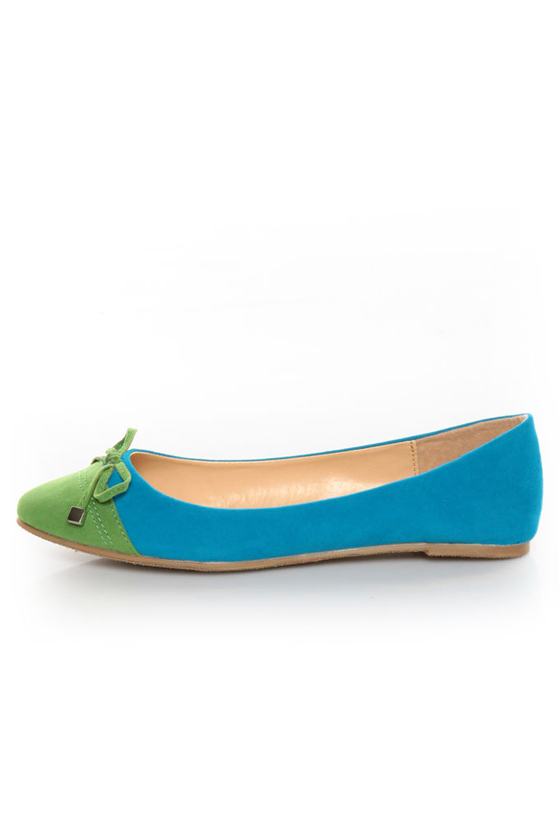 Bamboo Jump 30 Turquoise and Green Cap-Toe Pointed Flats
