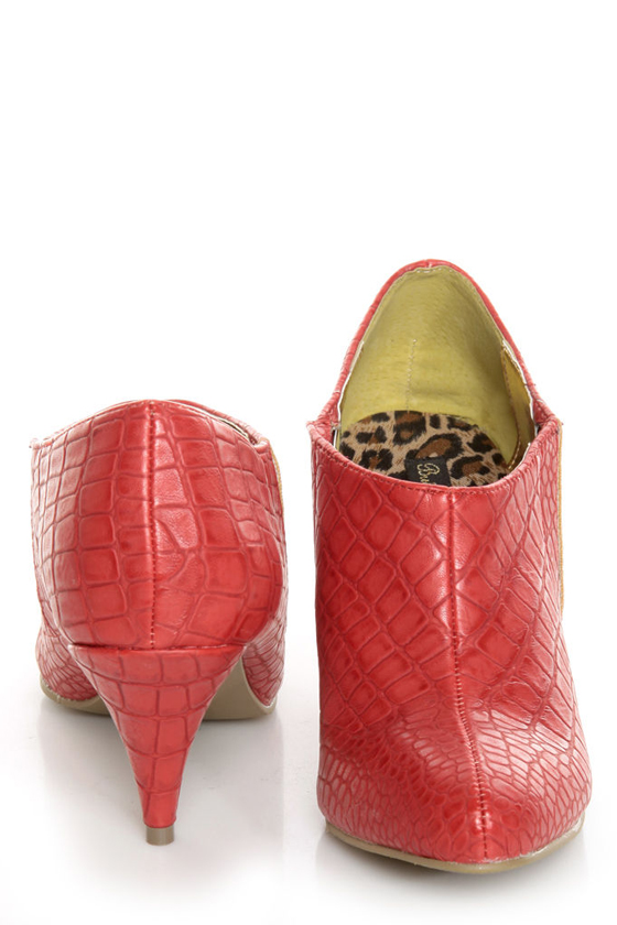 B.A.I.T. Hilda Red Alligator Pointed Shootie Booties