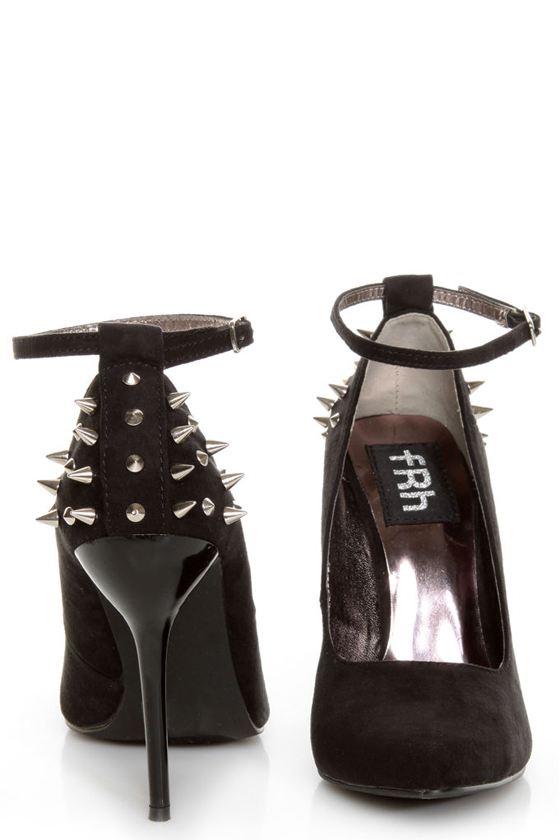 Fahrenheit Zara 06 Black Studded Pointed Pumps