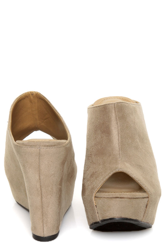 My Delicious Cubic Taupe Peep Toe Mule Wedges