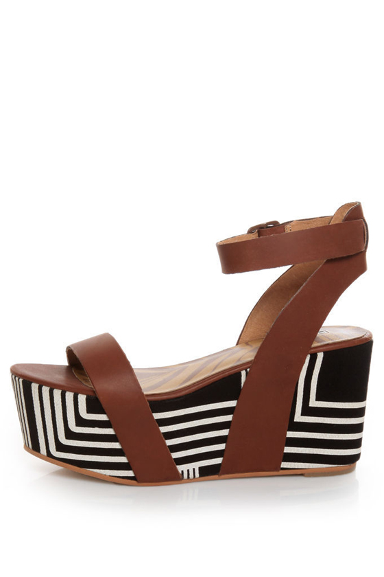 Matiko Lyon Brown with Black and White Print Flatform Sandals