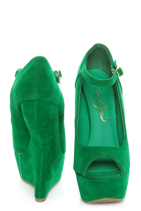 Privileged Dexter Green Peep Toe Heelless Platforms