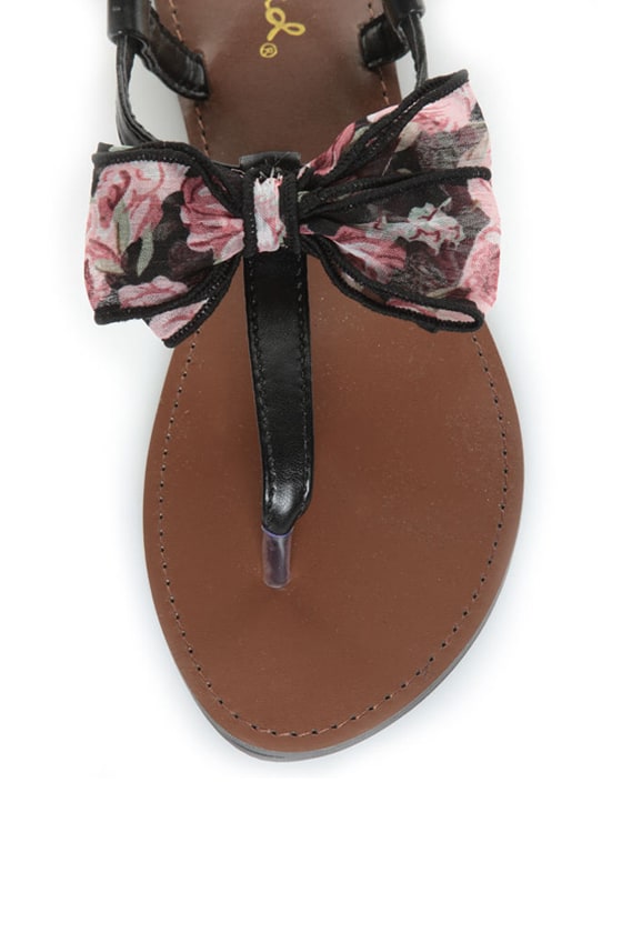 qupid thong sandals