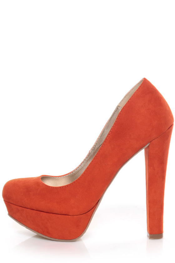 Qupid Marc 01 Orange Suede Platform Pumps