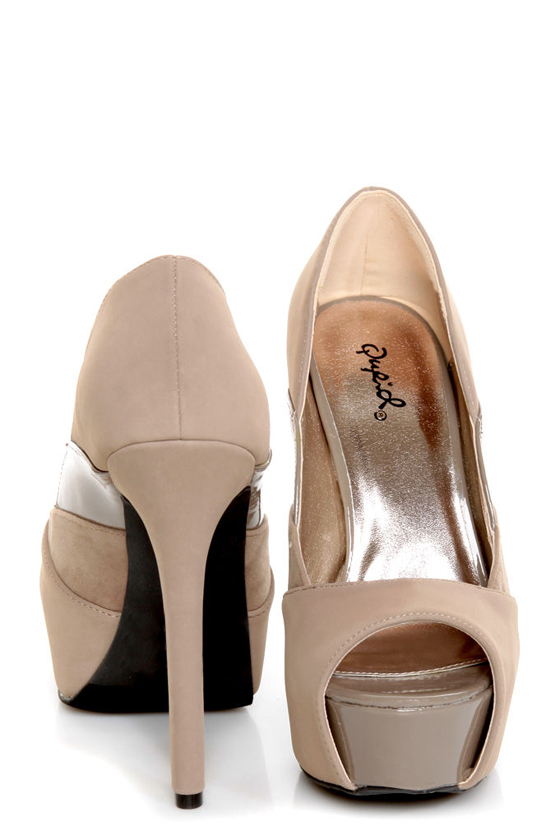 Qupid Miriam 61 Taupe Texture Time Scalloped Peep Toe Pumps