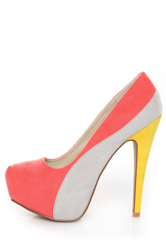 Qupid Penelope 44X Coral Curvy Color Block Platform Pumps