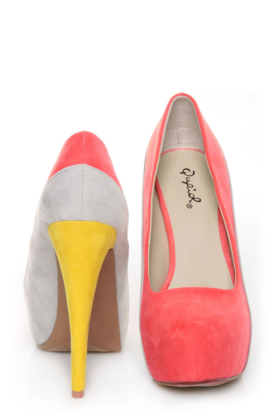 Qupid Penelope 44X Coral Curvy Color Block Platform Pumps