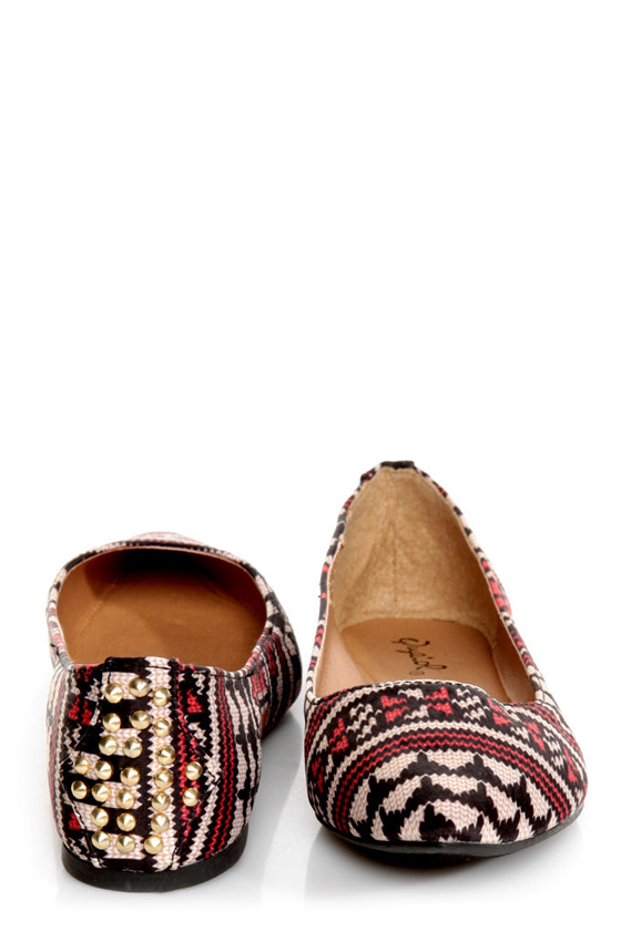 Qupid Site 01 Black and Beige Fabric Print Pointed Flats