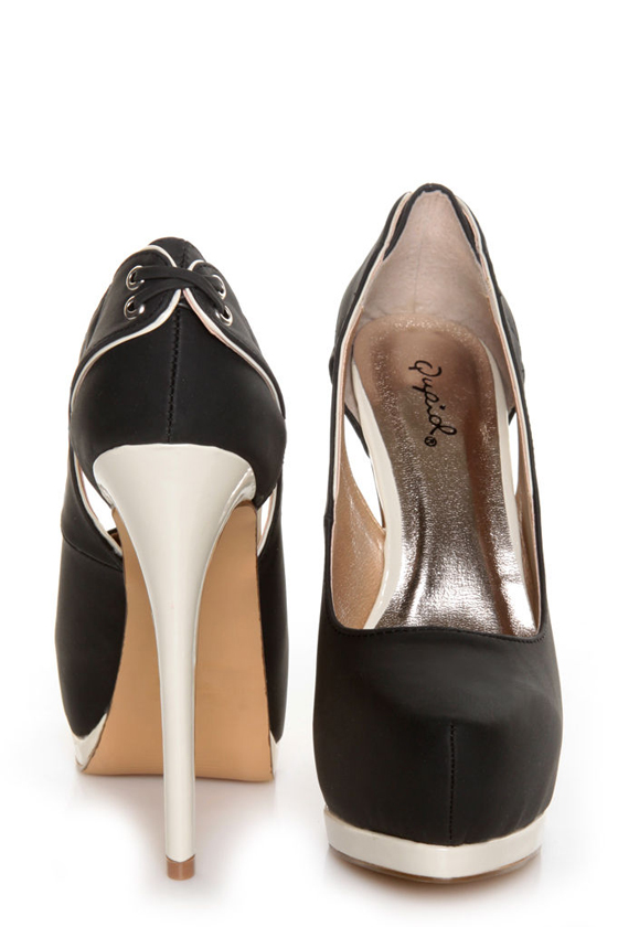 Qupid Tatum 27 Black & Ivory Platform Pumps