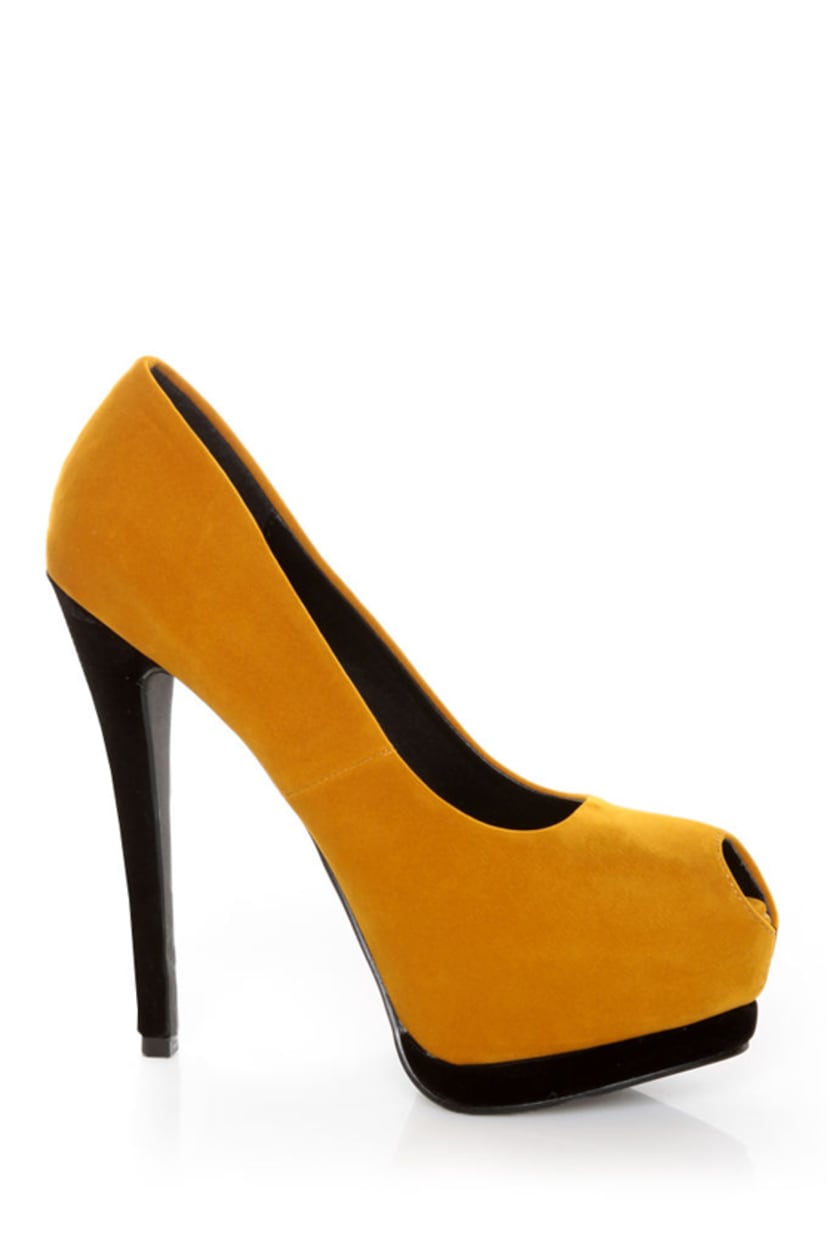 Qupid Tatum 44 Mustard Keyhole Peep Toe Platform Pumps
