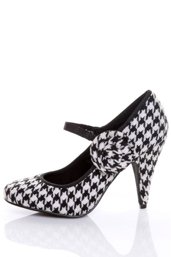 hounds tooth pumps