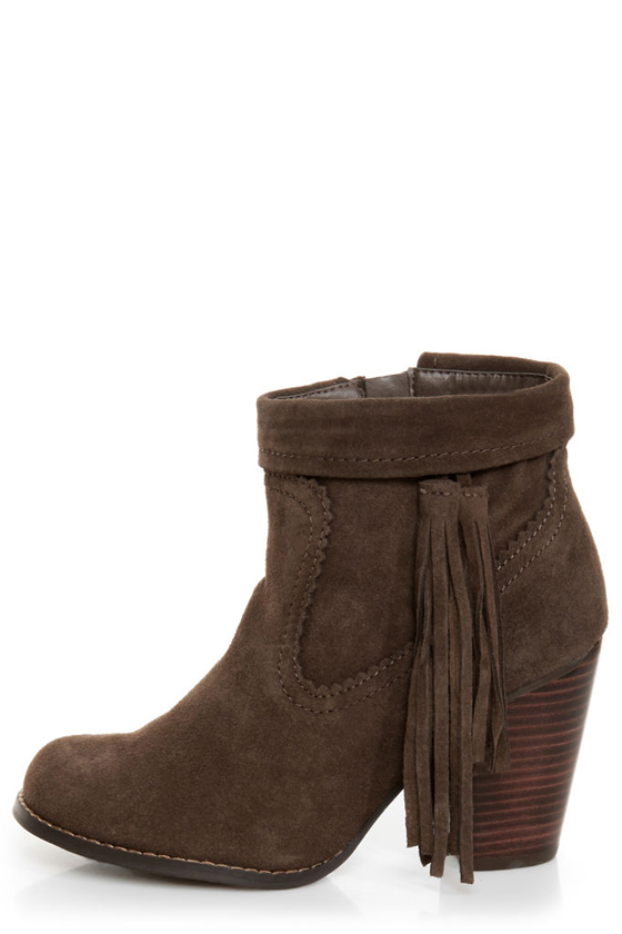 Sbicca Wynonna Taupe Tasseled Fringe Ankle Boots