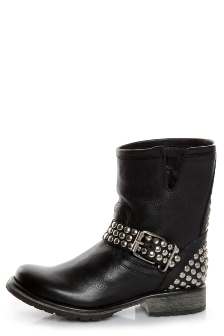 Black studded booties steve madden hotsell