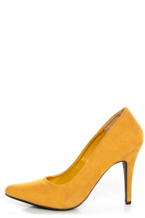 mustard pumps shoes