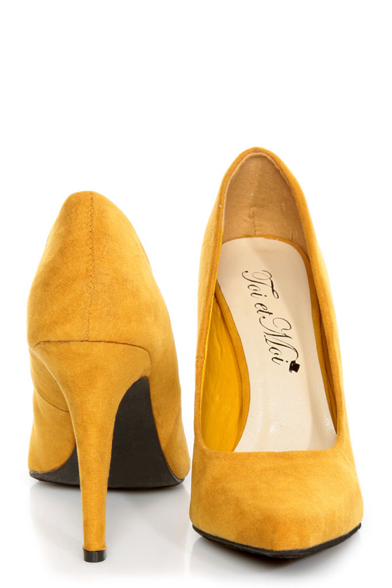 CR-01 Mustard Yellow Velvet Pointed Pumps