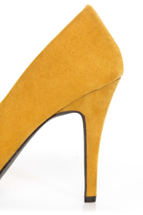 mustard pointed heels