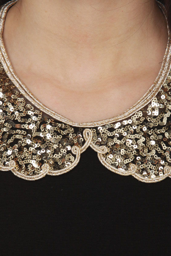 A-doily-able Gold Sequin Collar Necklace