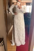Desde la primera vez que vi este vestido me enamoré de él, mi boda será hasta el próximo año pero no pude esperar para tenerlo de una vez. Regularmente siempre soy talla S pero por alguna razón me queda un poco chico y lo tuve que cambiar por una talla M, tengo que hacerle algunas alteraciones en las mangas ya que están un poco amplias para mí pero lo demás yo creo que está perfecto no puedo esperar para usarlo el día de mi boda. Lo recomiendo 100% ya que la calidad es excelente para el precio. - Teresa R.
