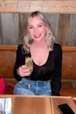 I always gravitate towards wearing black tops as a blond because all other colors wash me out. This bodysuit is super soft and comfortable. The balloon sleeves give it a little more originality than the basic skin-tight sleeves. - Patrycja P.