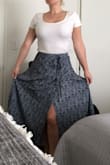 My waist is 29-30 inches and a medium fit perfectly! Perfect light skirt for summer - Yuliya G.